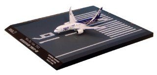 787 8 JA801A Special Paint Model Main Wings (on the ground style): Toys & Games