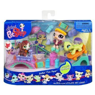 Littlest Pet Shop Themed Playpack   ROLLIN FUN PARK with 3 EXCLUSIVE Pets: Toys & Games