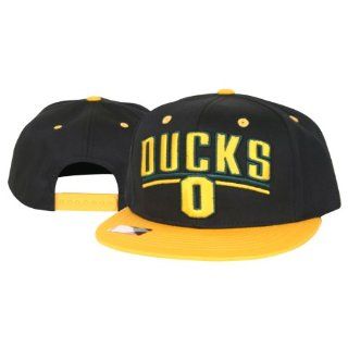 University of Oregon Ducks Flat Bill Snap Back Hats   Black/Gold : Sports Fan Baseball Caps : Sports & Outdoors