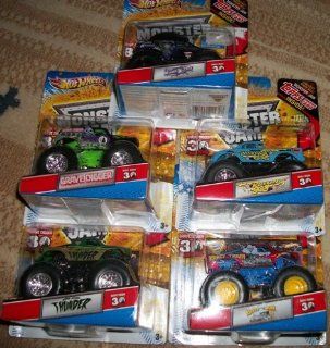 Hot Wheels Monster Jam 30 Anniverary 5 car Set/Backward Bob/M2D Thunder/Krazy Train/Mohawk Warrior/Grave Digger: Toys & Games