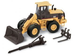 Norscot Cat 924G Versalink Wheel Loader with work tools 1:50 scale: Toys & Games