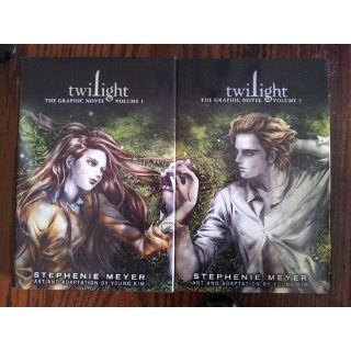 Twilight: The Graphic Novel, Volume 1 (The Twilight Saga): Stephenie Meyer, Young Kim: 9780759529434: Books