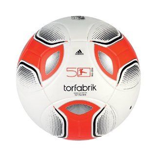 adidas Fuball Deutsche Bundesliga 2012, Wei/Schwarz/Rot, 4, W44061: Sport & Freizeit