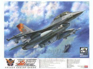 1/32 Taiwan Air Force F 16B ROCAF (japan import): Toys & Games