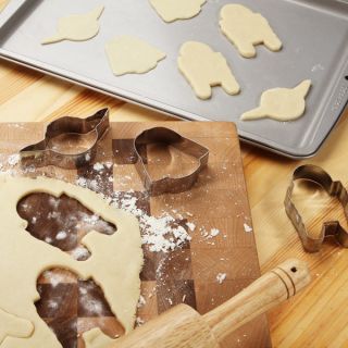 The Star Wars Cookbook Deluxe Set with Cookie Cutters
