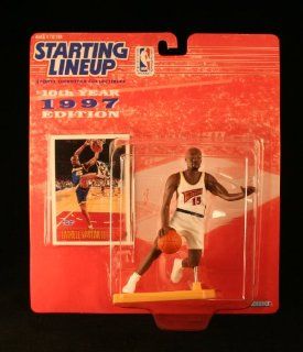 LATRELL SPREWELL / GOLDEN STATE WARRIOR * 1997 * NBA Kenner Starting Lineup & Exclusive TOPPS Collector Trading Card: Toys & Games