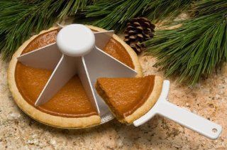 Stay Fresh "Leave In" Pie Cutter: Kitchen & Dining