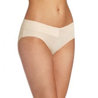 Warner's Women's No Pinching. No Problems. V front Hipster Panty # 5638 at  Womens Clothing store