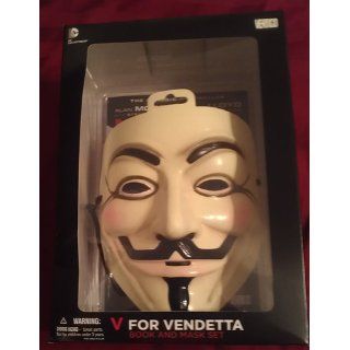 V for Vendetta Deluxe Collector Set, Book and Mask Set: Alan Moore: 9781401238582: Books