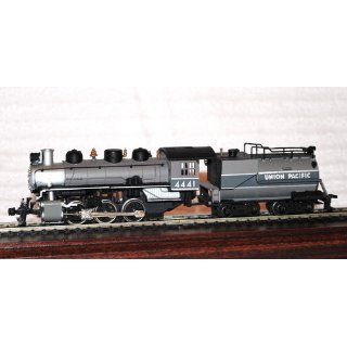 Bachmann Trains Usra 0 6 0 with Smoke and Vanderbilt Tender   U.P. 4441 (Greyhound): Toys & Games