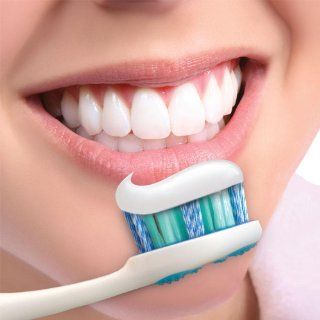 Colgate Optic White Toothbrush Plus Whitening Pen, Compact Head Soft: Health & Personal Care