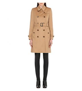 BURBERRY   The Kensington cashmere trench coat
