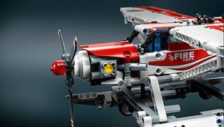 LEGO Technic Fire Plane (42040)    LEGO
